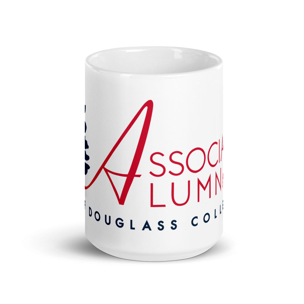 Taza blanca brillante de exalumnas asociadas de Douglass College